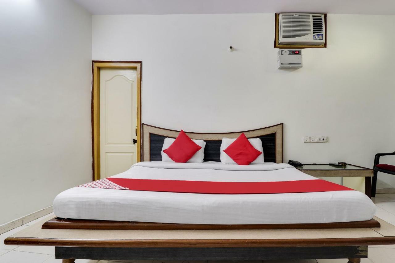 Oyo 45398 Kunal Hotel Etawah Exterior foto