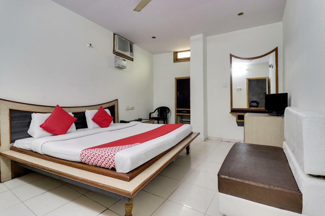 Oyo 45398 Kunal Hotel Etawah Exterior foto