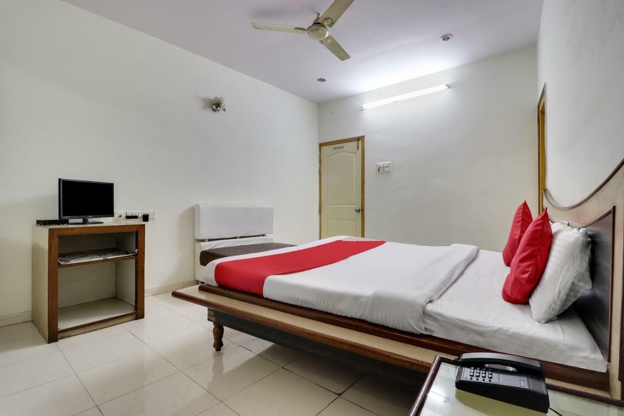 Oyo 45398 Kunal Hotel Etawah Exterior foto